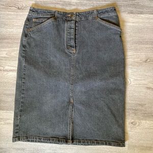 Ann Taylor loft size 6 jean skirt